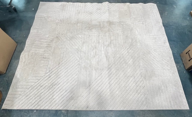 Calvin Klein Balance Modern & Contemporary Ivory/Grey 5'3" x 7'3" Area Rug (used) - Image 3