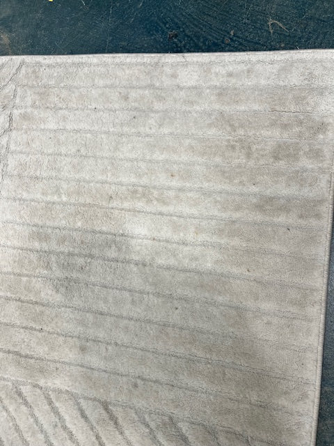 Calvin Klein Balance Modern & Contemporary Ivory/Grey 5'3" x 7'3" Area Rug (used) - Image 4