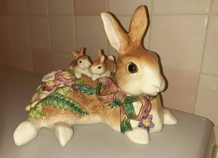Fitz & Floyd Classics Rabbit Mom with 2 Bunnies Figurine