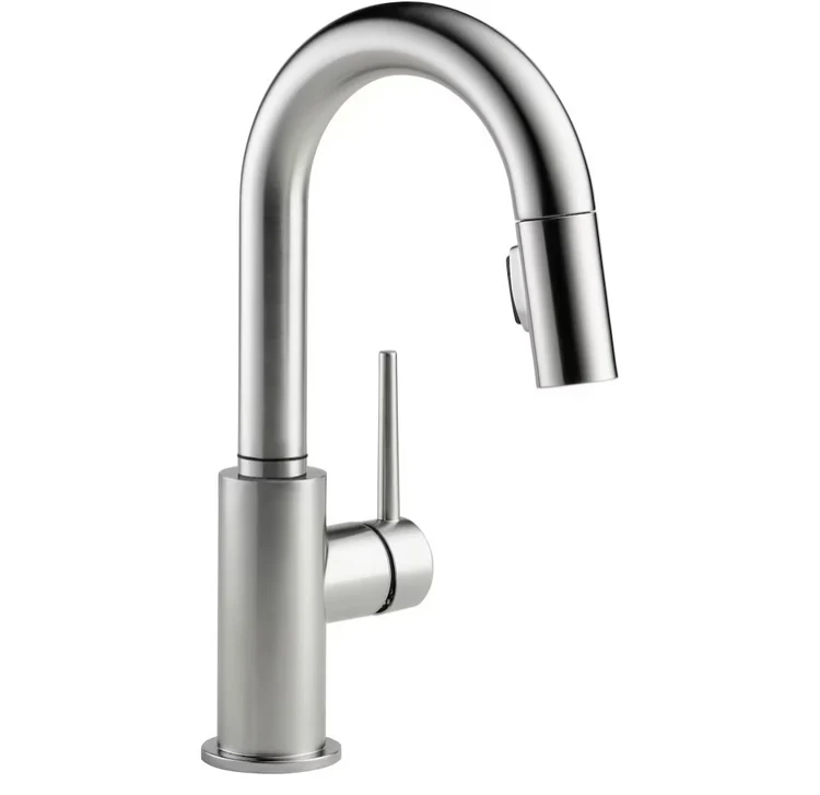 Delta Trinsic Single-Handle Pull-Down Sprayer Bar Faucet with MagnaTite Docking in Arctic Stainless (New)