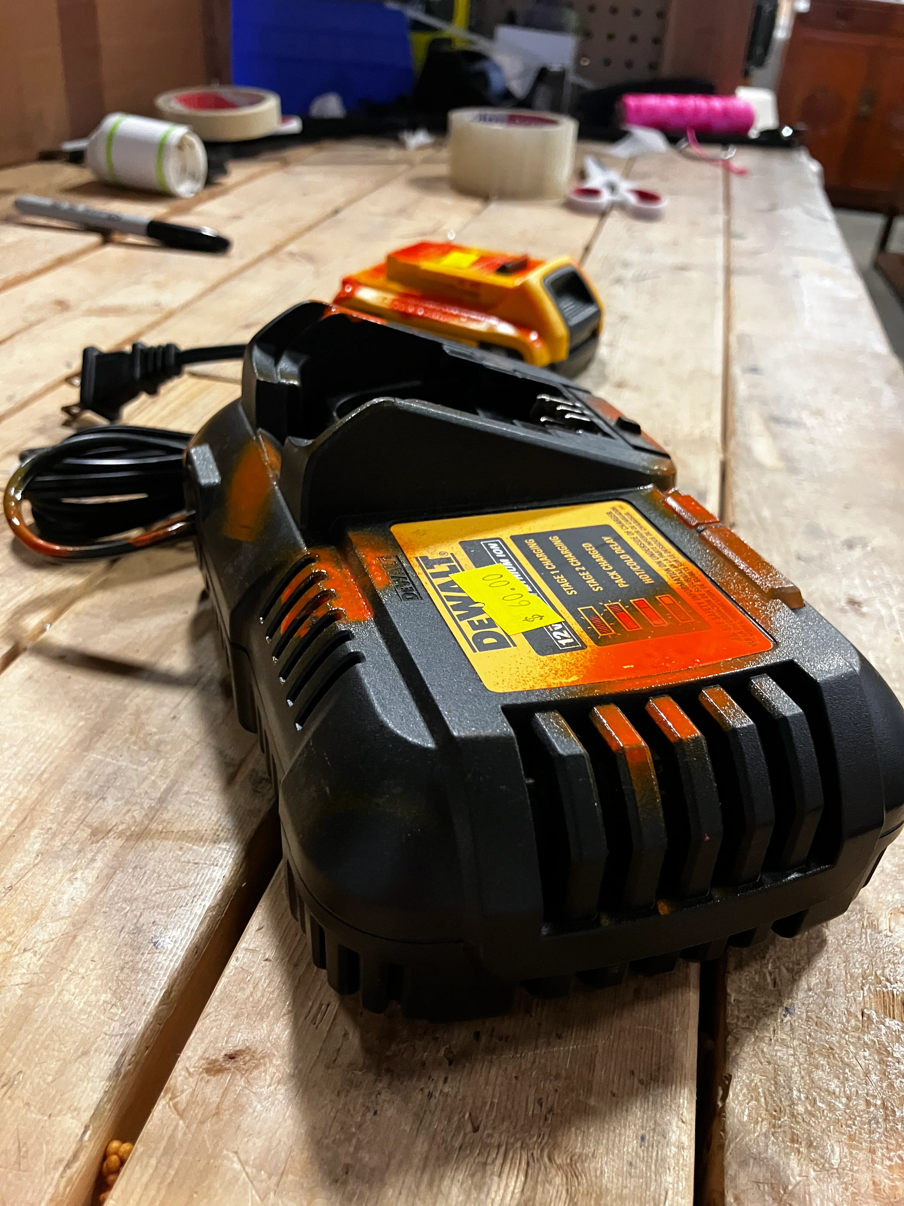 DEWALT 6 Amp Lithium-Ion Charger Compatible with 12V/20V/60V Batteries (USED) - Image 3