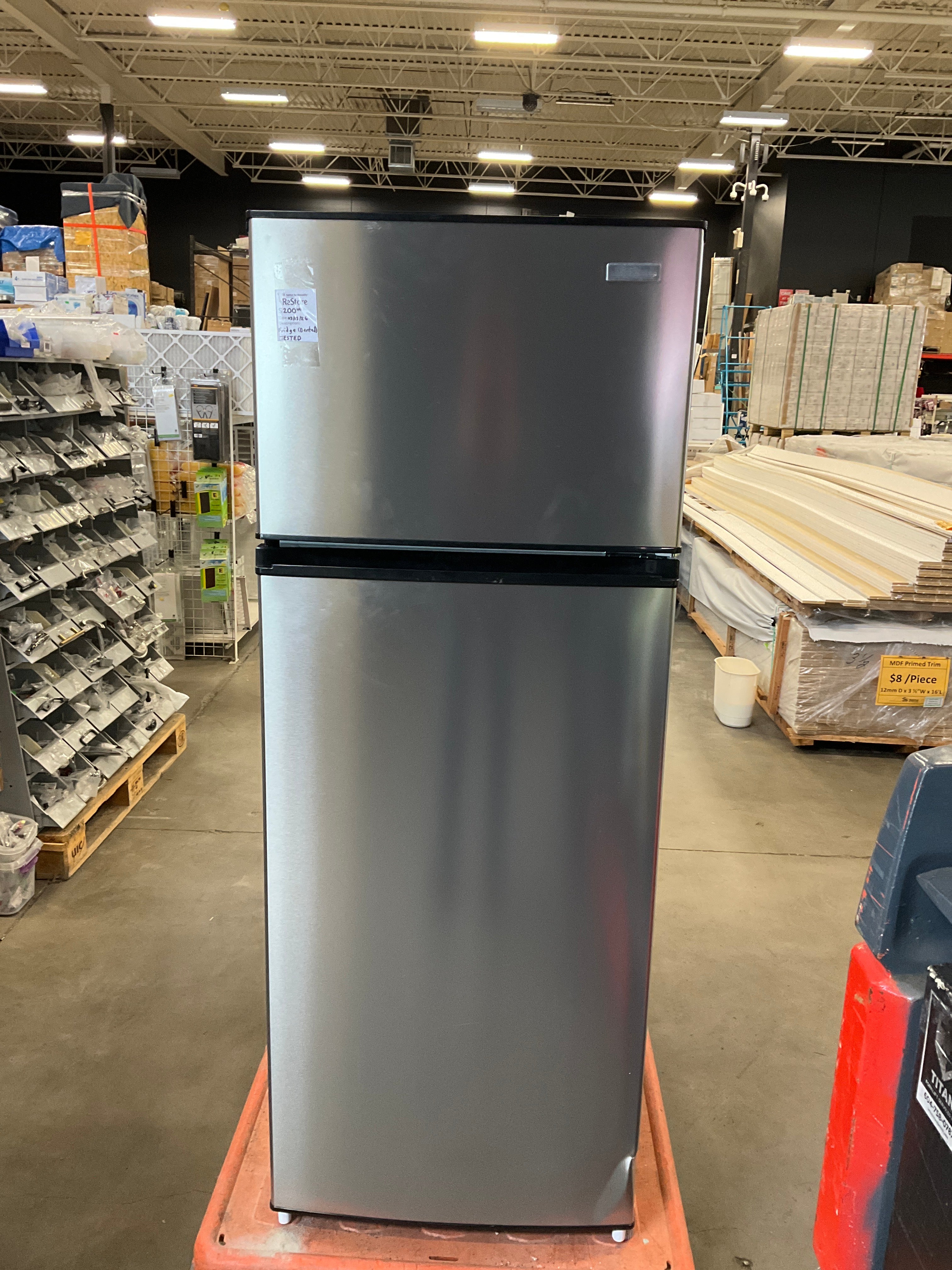 Vissani 7.1 cu. ft. Top Freezer Refrigerator in Stainless Steel (LIGHTLY USED) - Image 4