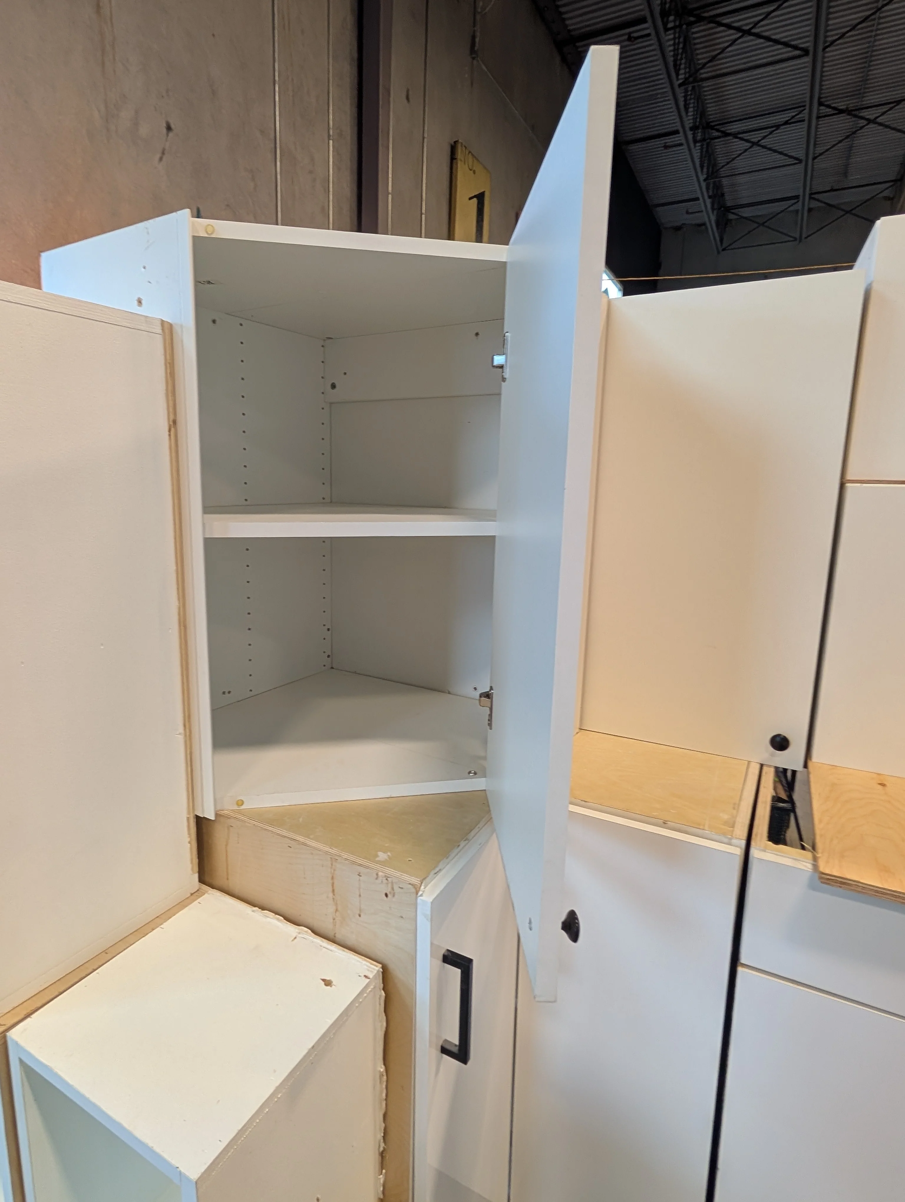 Glossy/Matte White 14-Piece Kitchen Cabinet Set (Used) - Image 3