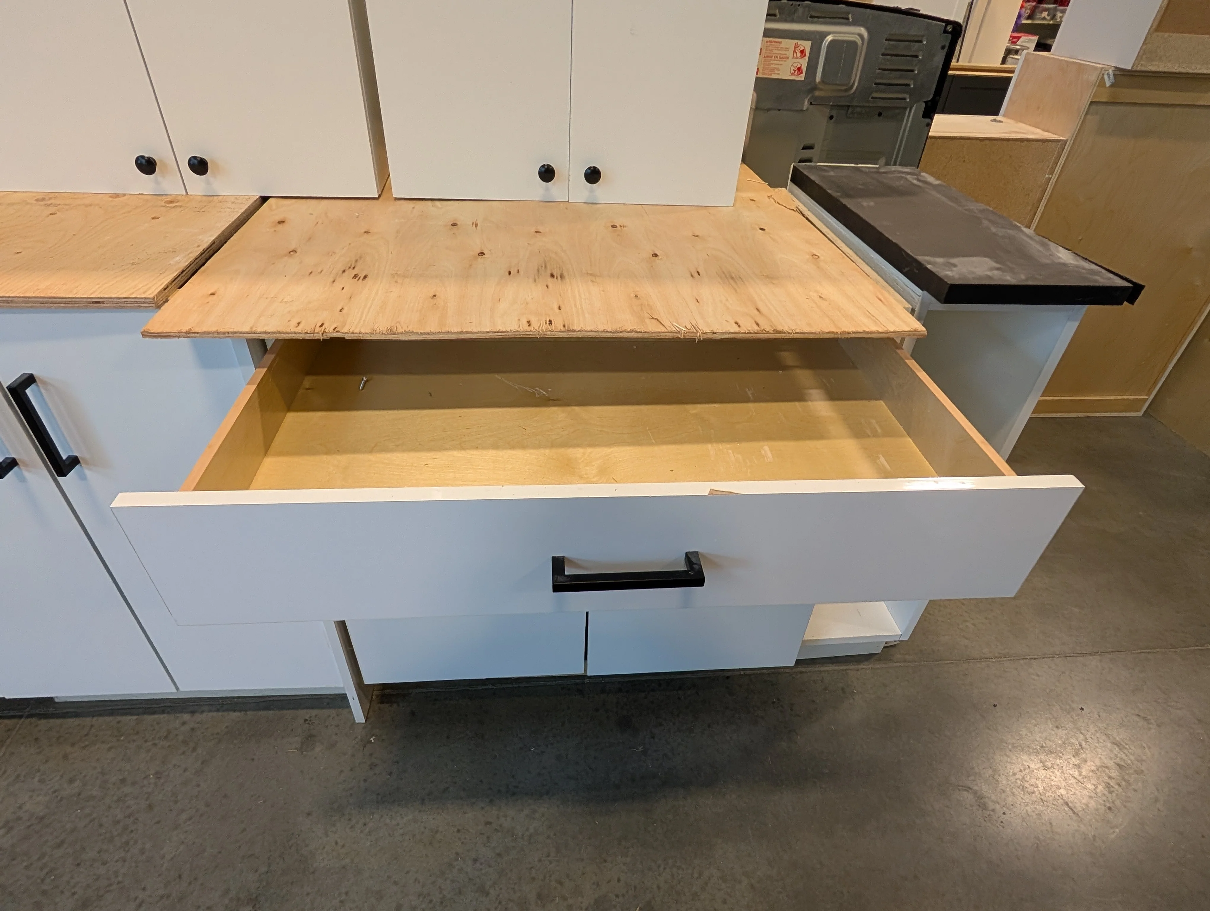 Glossy/Matte White 14-Piece Kitchen Cabinet Set (Used) - Image 9