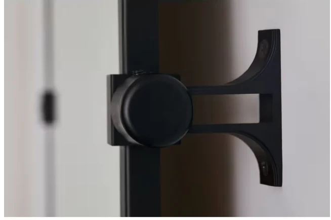 GlucksteinElements Westbury Metal Matte Black Frame Pivot Mirror - Image 6