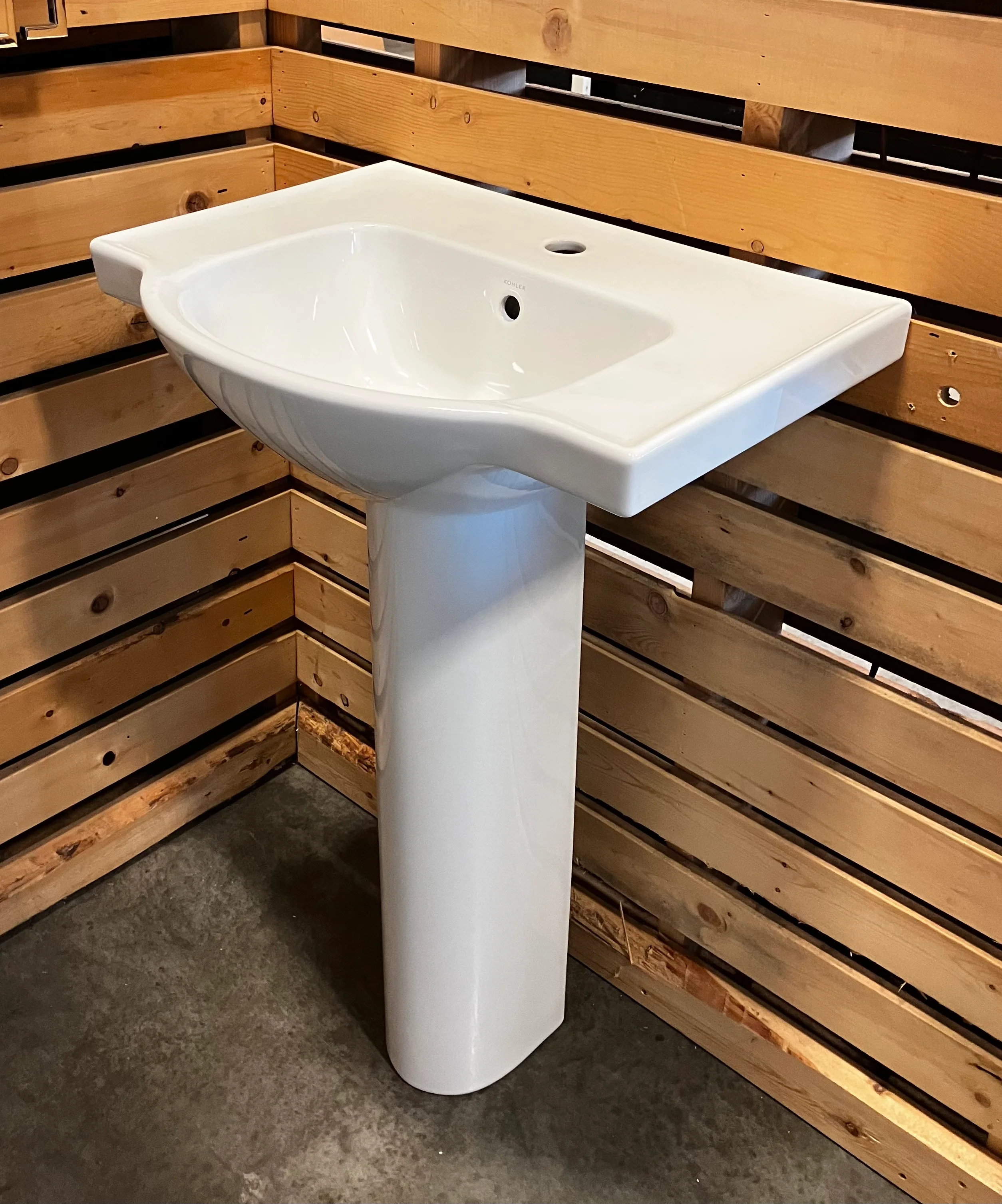 KOHLER 24" Pedestal Bathroom Sink With Single Faucet Hole (New) - Image 5