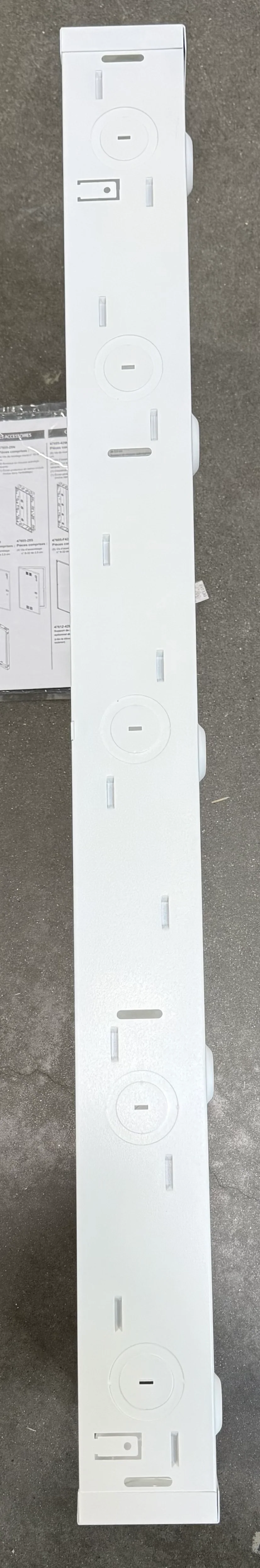LEVITON 42IN ENCLOSURE WITHOUT COVER (new) - Image 3