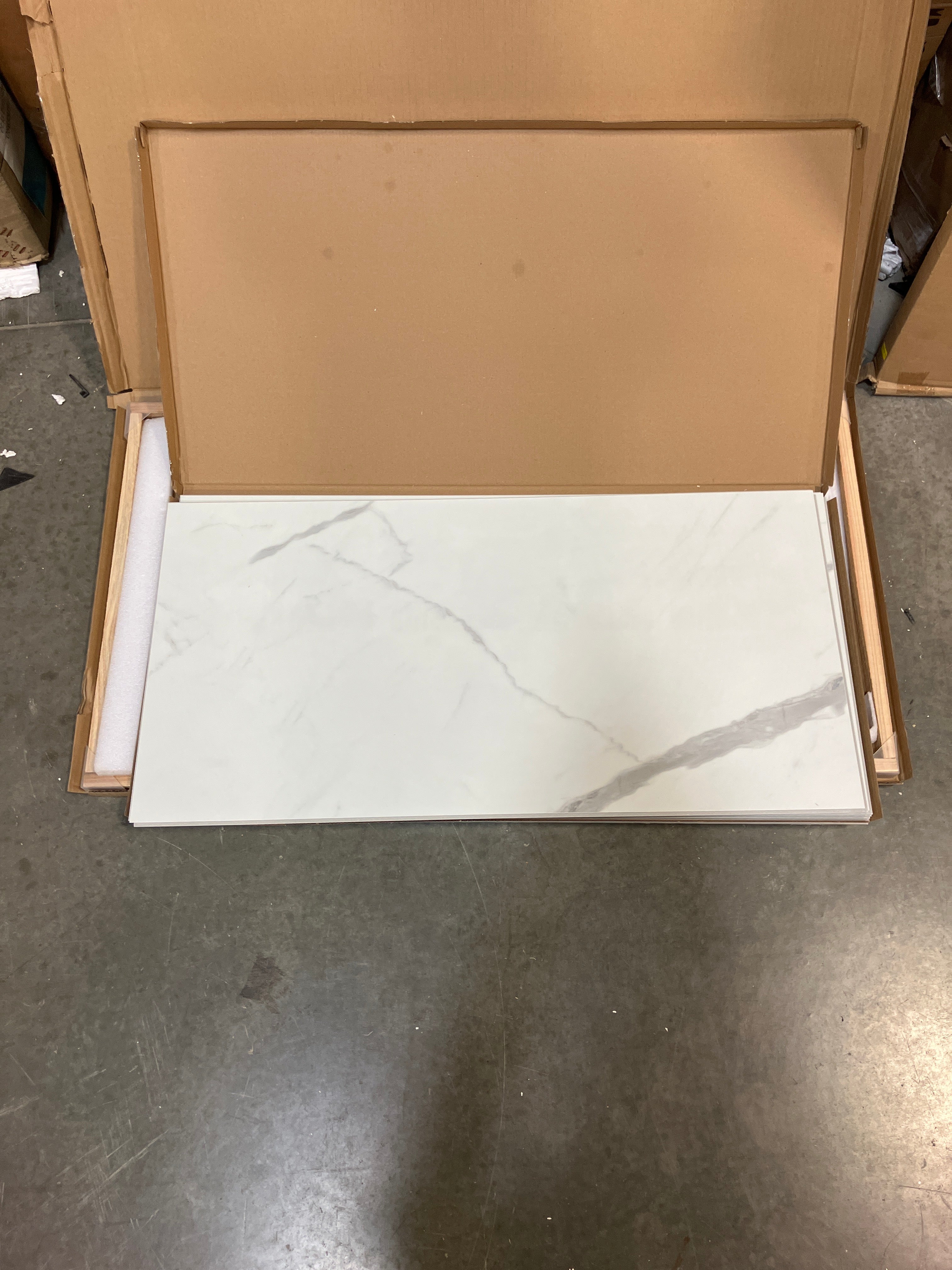 MAAX Manhattan Glue-up Wall Tiles 15.75 x 31.5 in. In Smooth Marble Glacier (17.2 sq ft per box)