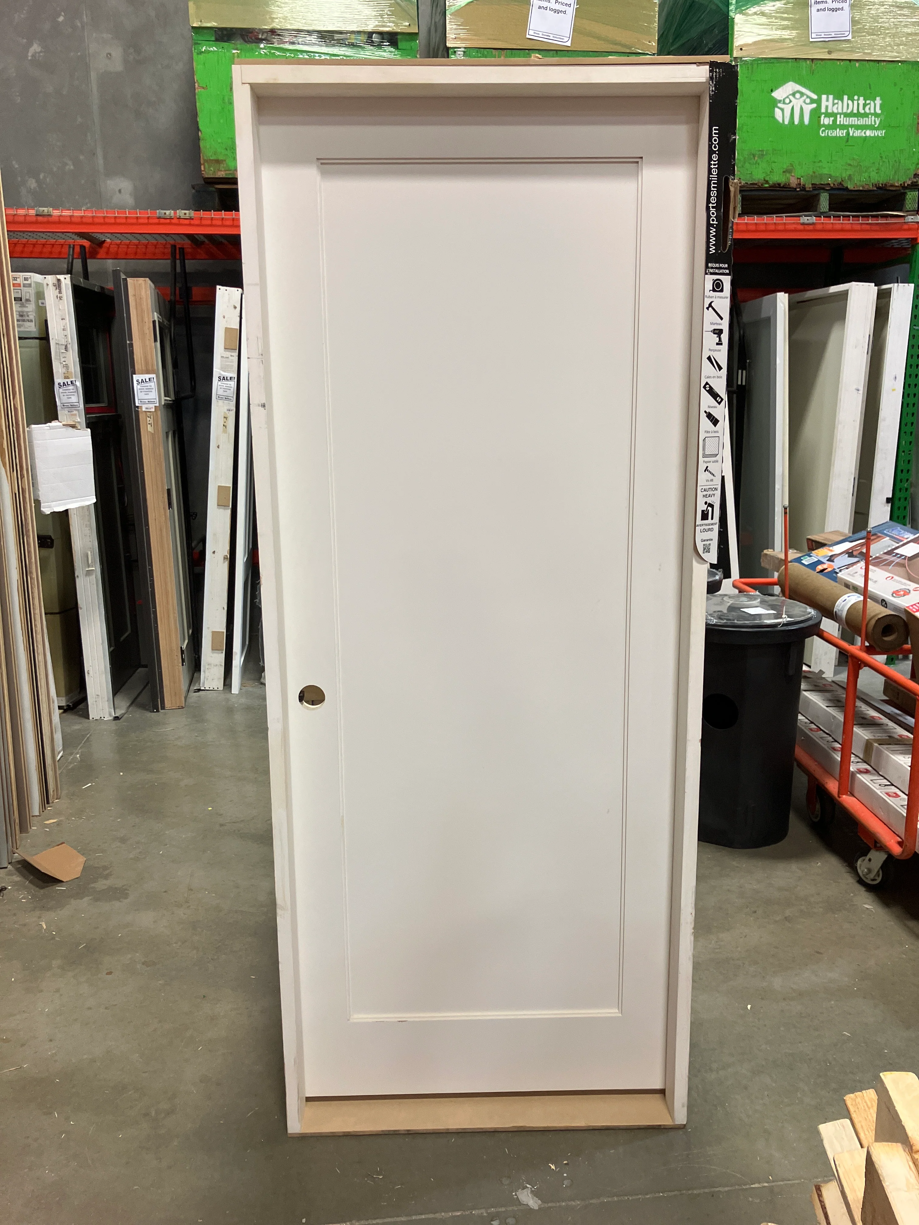 Milette 32-inch x 80-inch Primed 1-Panel Solid Wood MDF (Paint Grade) Urban E-Sticking Prehung Rabetted Jamb Interior Slab Door Left Hand