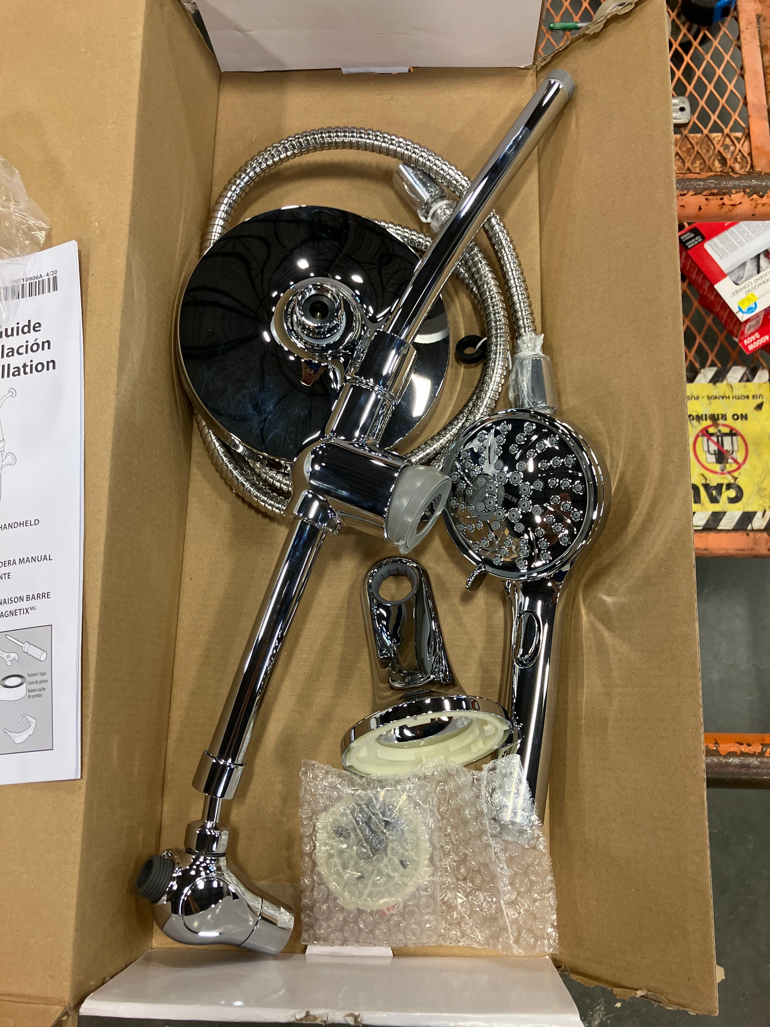 MOEN Attract 6-Setting Rain Shower and Handheld Shower Head with Magnetic Dock and Slide Bar in Chrome (New) - Image 3