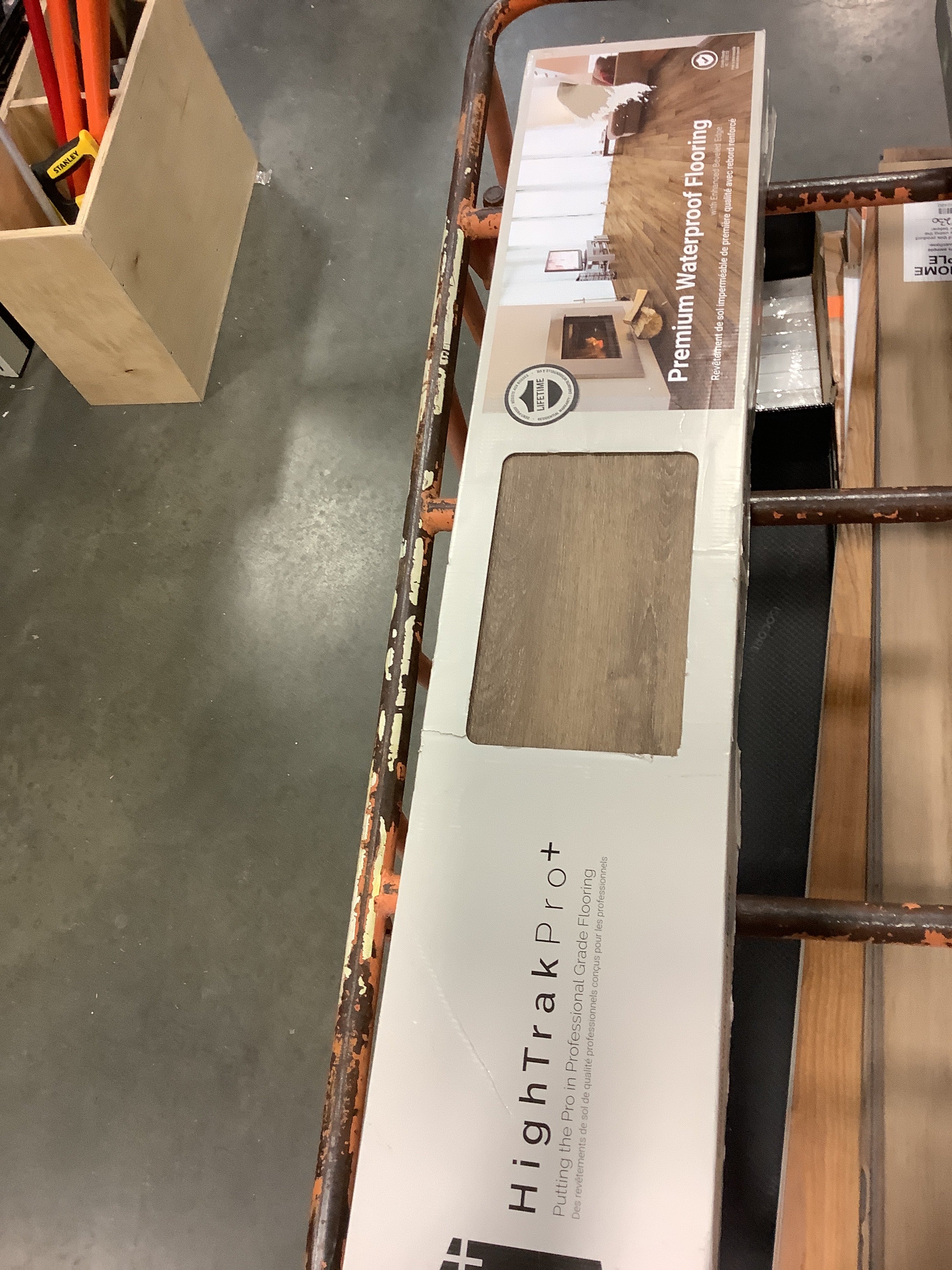 MSI Stone ULC High Trak Pro Plus Albany Oak 30MIL 9 in. x 48 in. x 8mm Luxury Vinyl Flooring (20.95 Sqft./Case) - Image 3