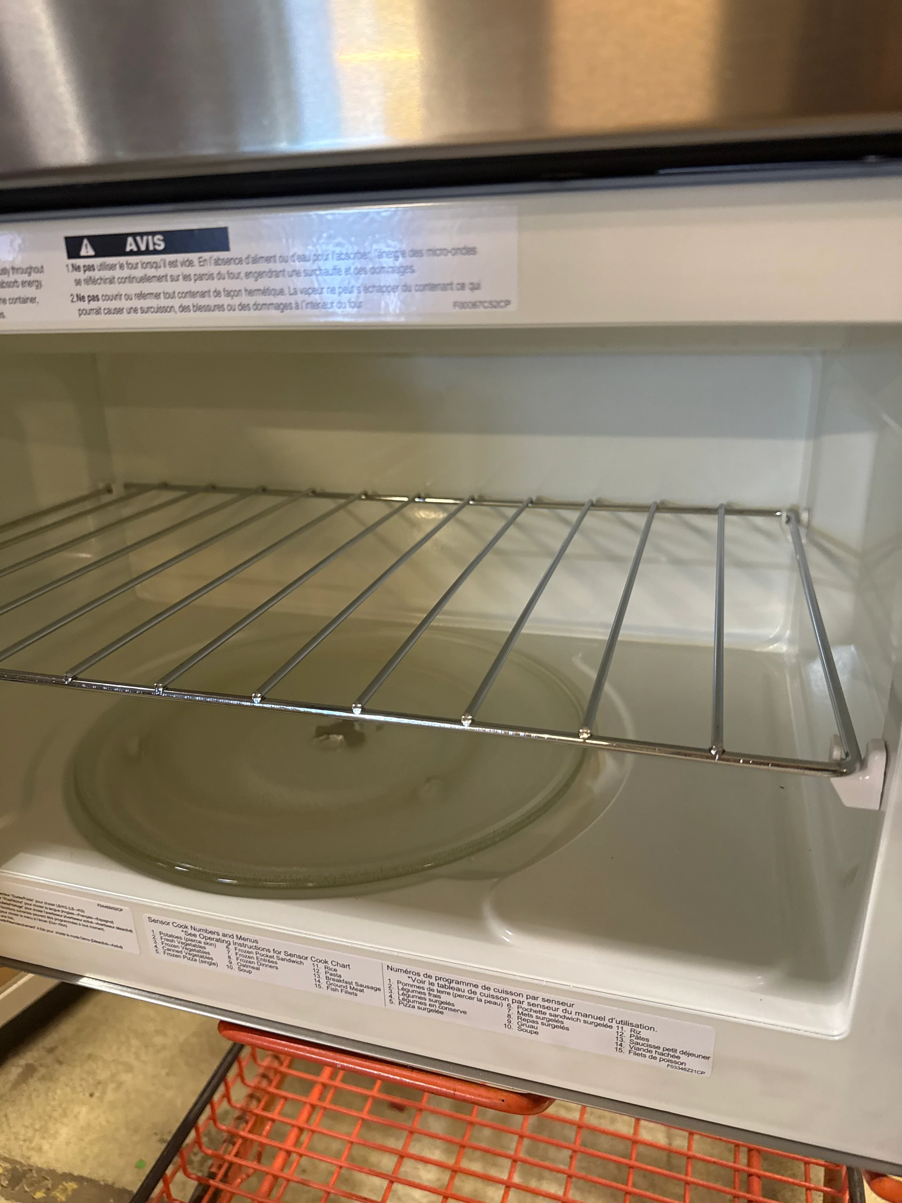 Panasonic 30-in 2 cu ft Over-the-Range Microwave (Stainless Steel) - Image 6