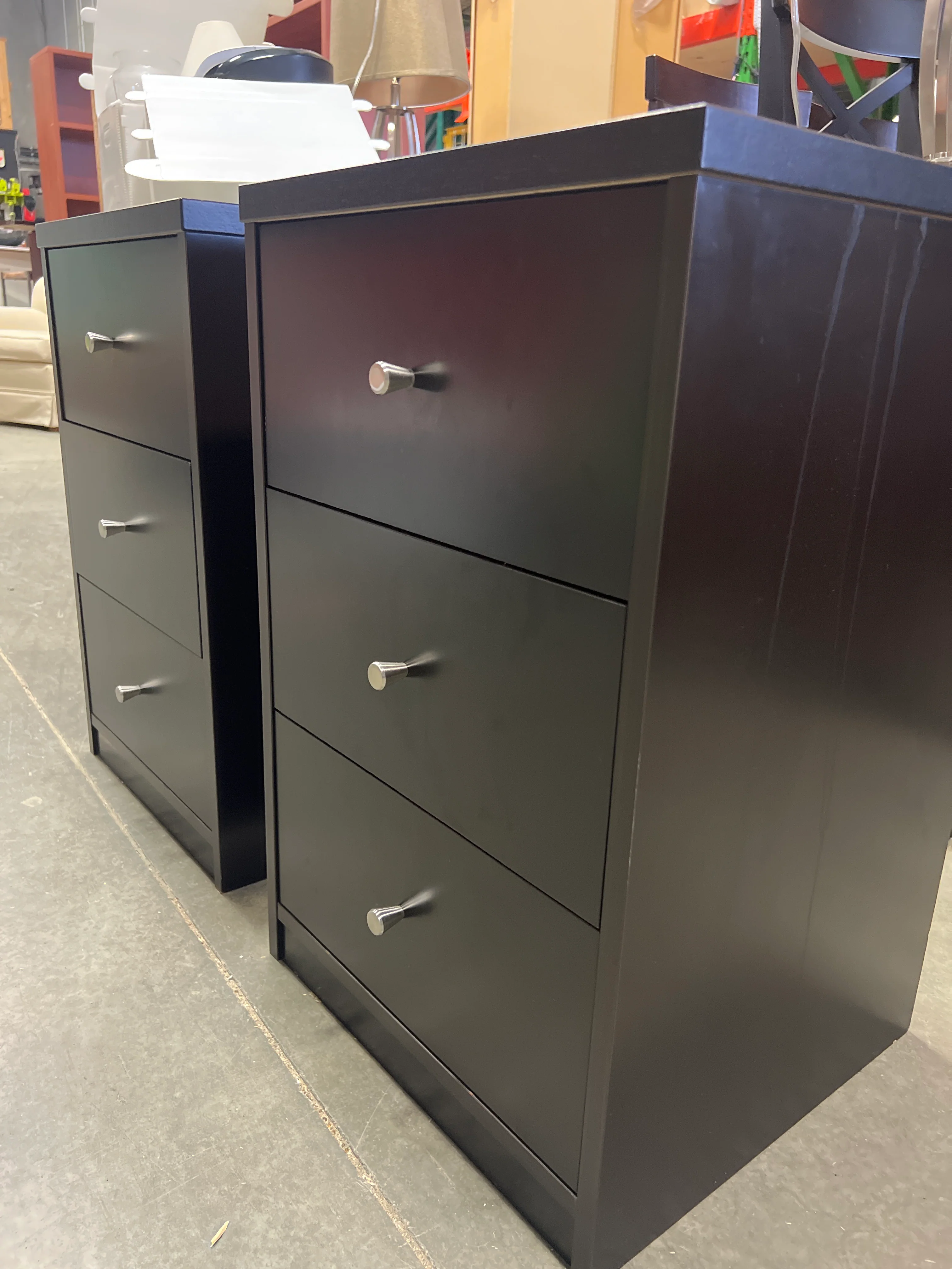 Round Handle Night Stand with 3 Drawers Black (set of 2) (used) - Image 2
